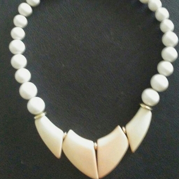 Vintage Plastica funky Necklace - Picture 4 of 7